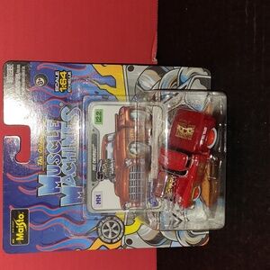 MUSCLE MACHINES 1955 CHEVY PICKUP BRIDGETOWN AUTO TRUCK RED 1/64 55 CHEVROLET